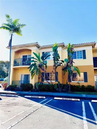 $385,000 | 7220 Northwest 114th Avenue, Unit 20916, Doral, FL 33178