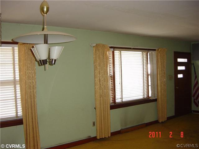 8301 Colebrook Road Richmond, VA 23227 - Photo 4 of 7 Living Room