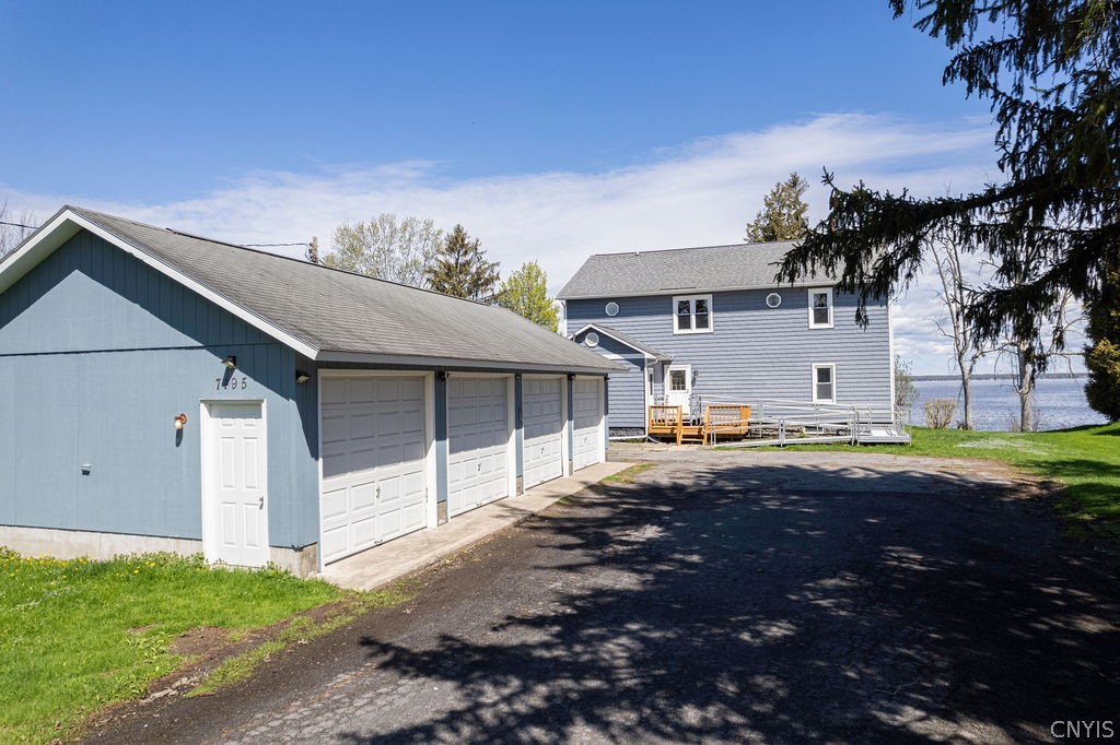 Lakefront Living with so much room - inside and ou