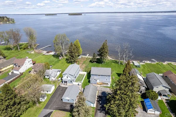 $725,000 | 7195 Lakeshore Road, Cicero, NY 13039
