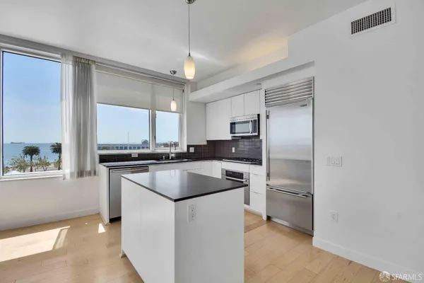 $6,890 | 501 Beale Street, Unit 5A, San Francisco, CA 94105