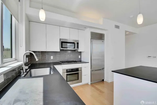 $6,890 | 501 Beale Street, Unit 5A, San Francisco, CA 94105