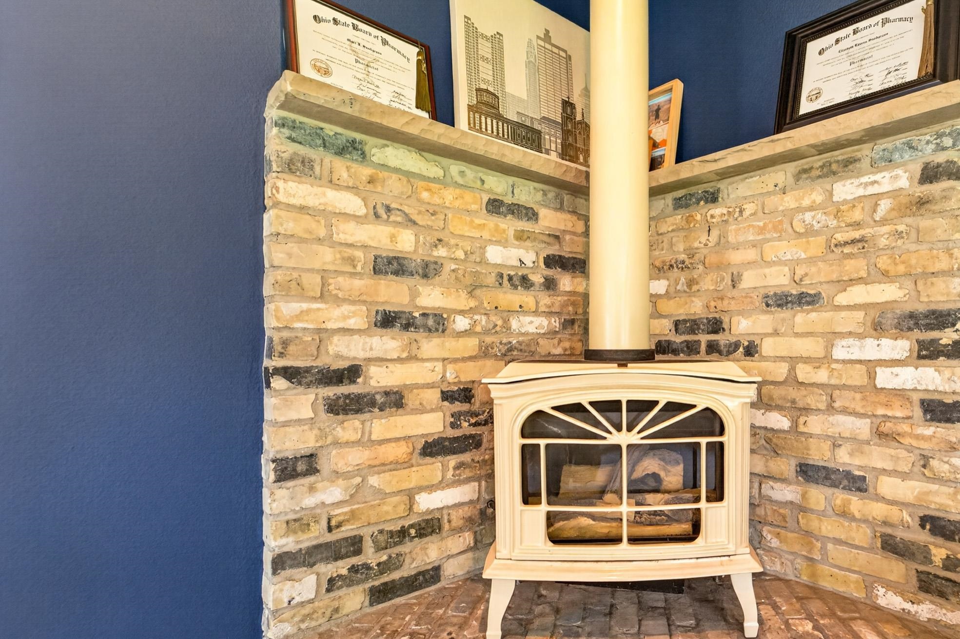 450 Charles Madison, WI 53711 - Photo 12 of 39
