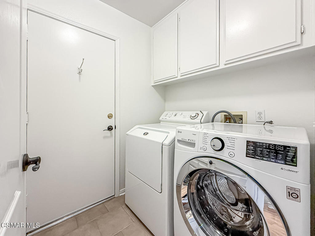 12057 Falcon Crest Way Porter Ranch, CA 91326 - Photo 23 of 86