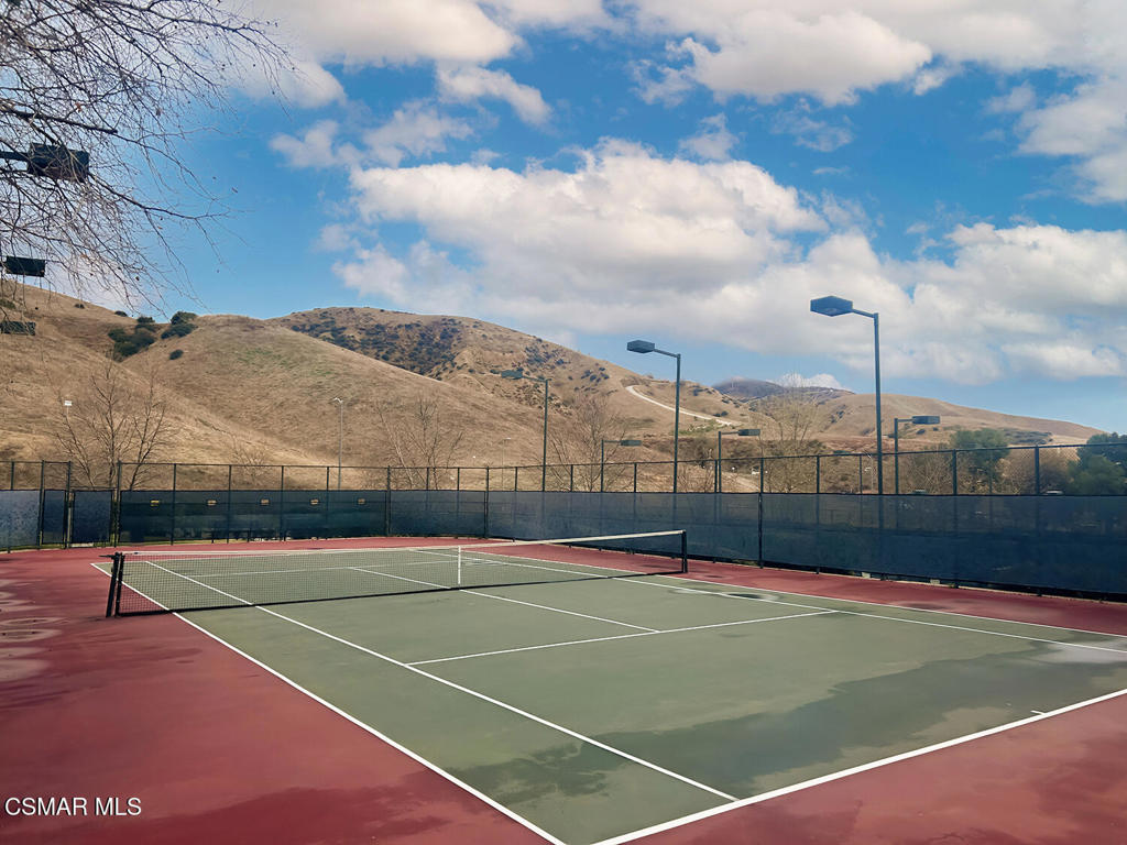 12057 Falcon Crest Way Porter Ranch, CA 91326 - Photo 74 of 86