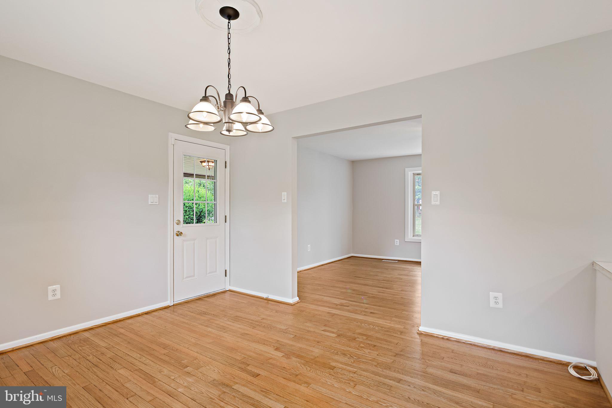 19408 Treadway Road Brookeville, MD 20833 - Photo 10 of 34 Dining Room