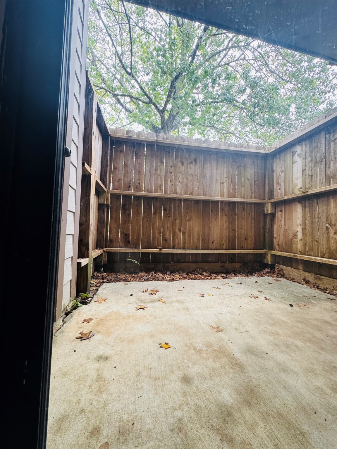 3900 Aspen Drive, Unit C104 Montgomery, TX 77356 - Photo 9 of 21 a view of wooden fence