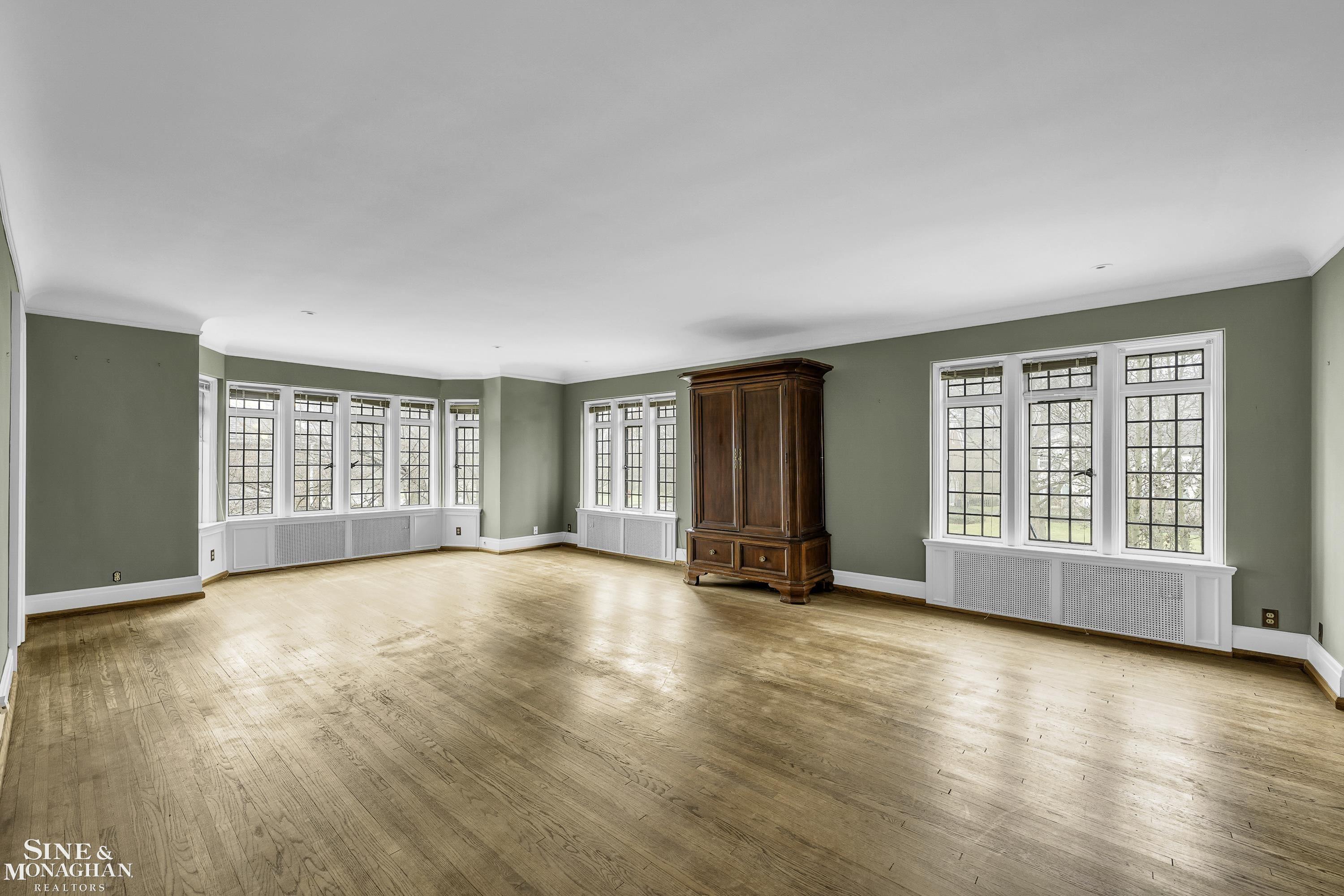 812 Whittier Road Grosse Pointe, MI 48230 - Photo 34 of 70 50163662-c3a2c8b9-ab52-46fa-a1d0-9d01c19e92b2.JPG