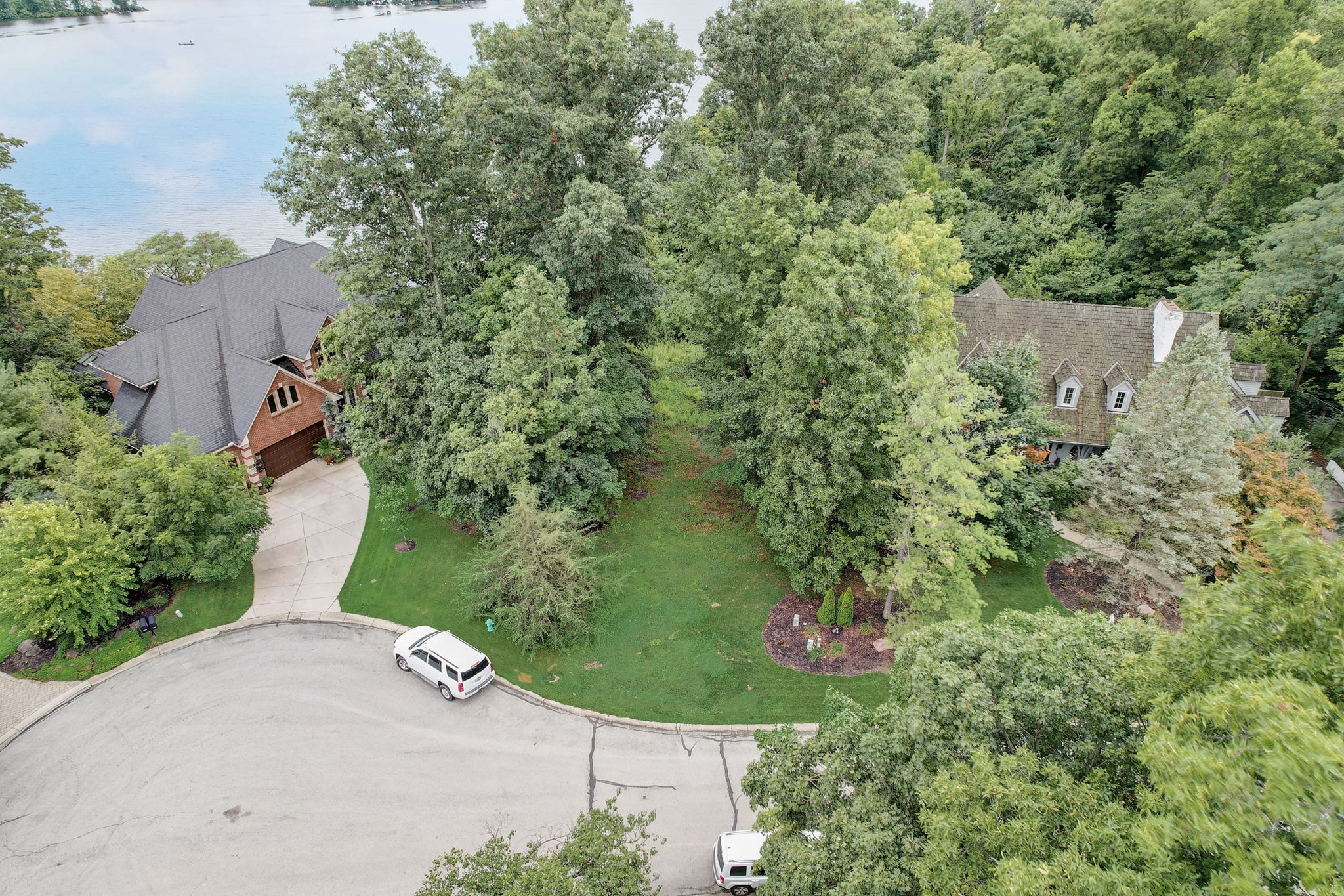 9658 Farragut Circle, Indianapolis, IN 46256 Compass