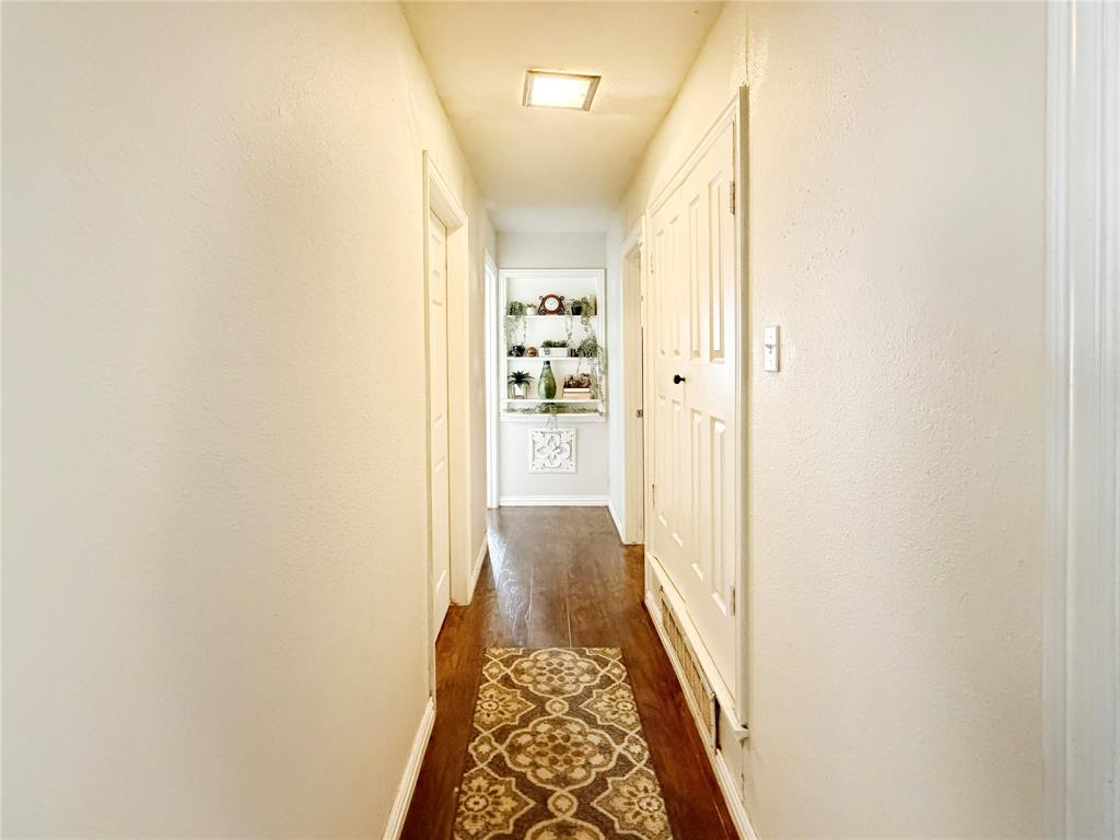 2243 Inca Drive Dallas, TX 75216 - Photo 12 of 24 Hallway