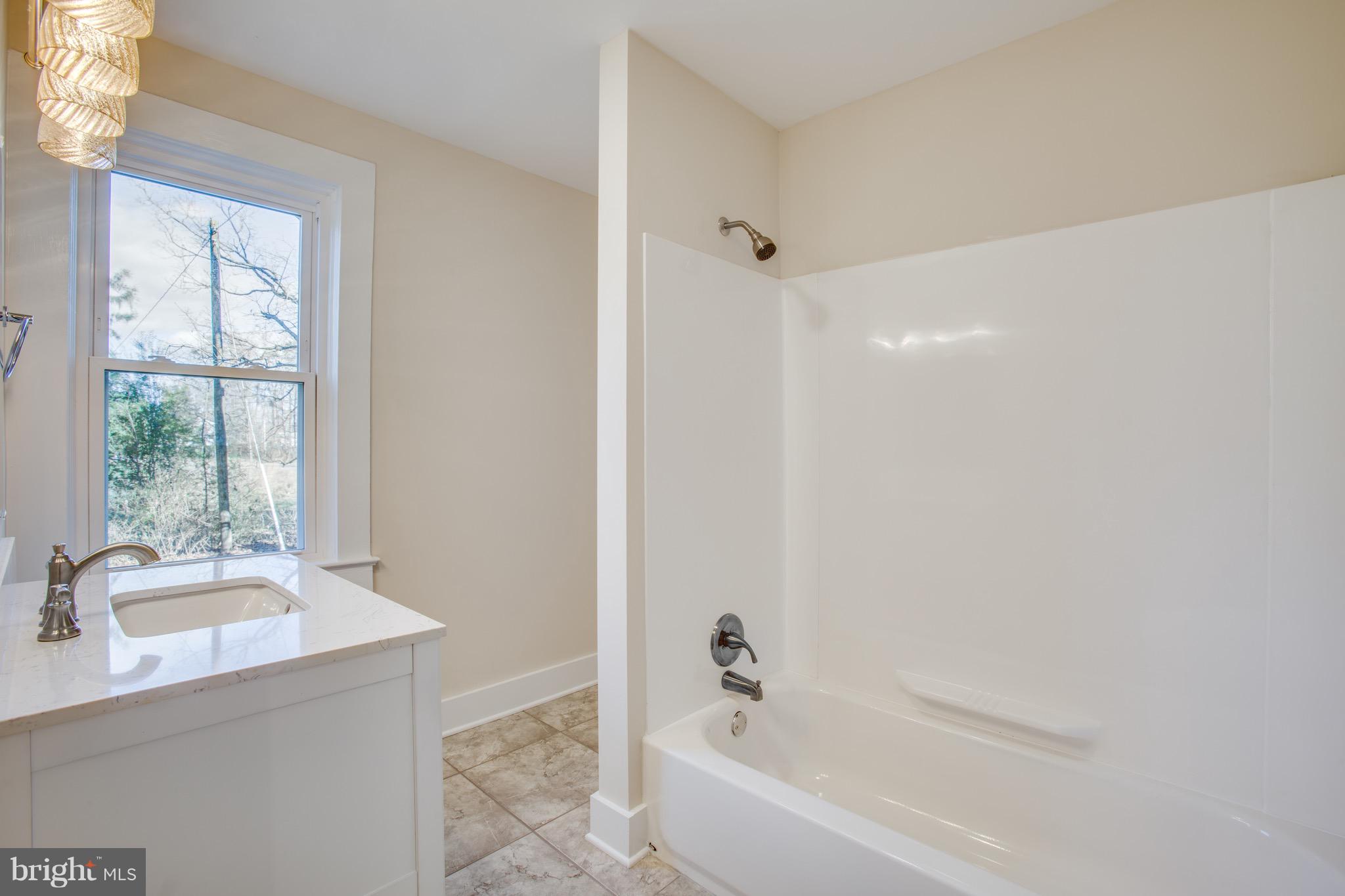 7530 Courthouse Road Spotsylvania, VA 22551 - Photo 15 of 37 Master Bath on Main Level