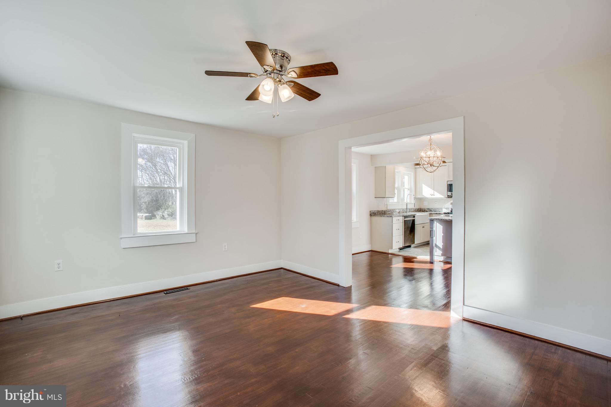 7530 Courthouse Road Spotsylvania, VA 22551 - Photo 10 of 37 Living Room