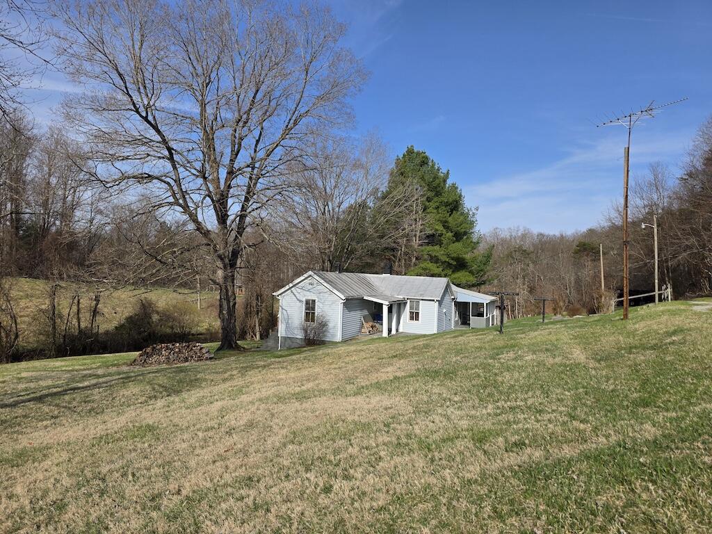 535 Waterworks Road Radford, VA 24141 - Photo 24 of 40 24