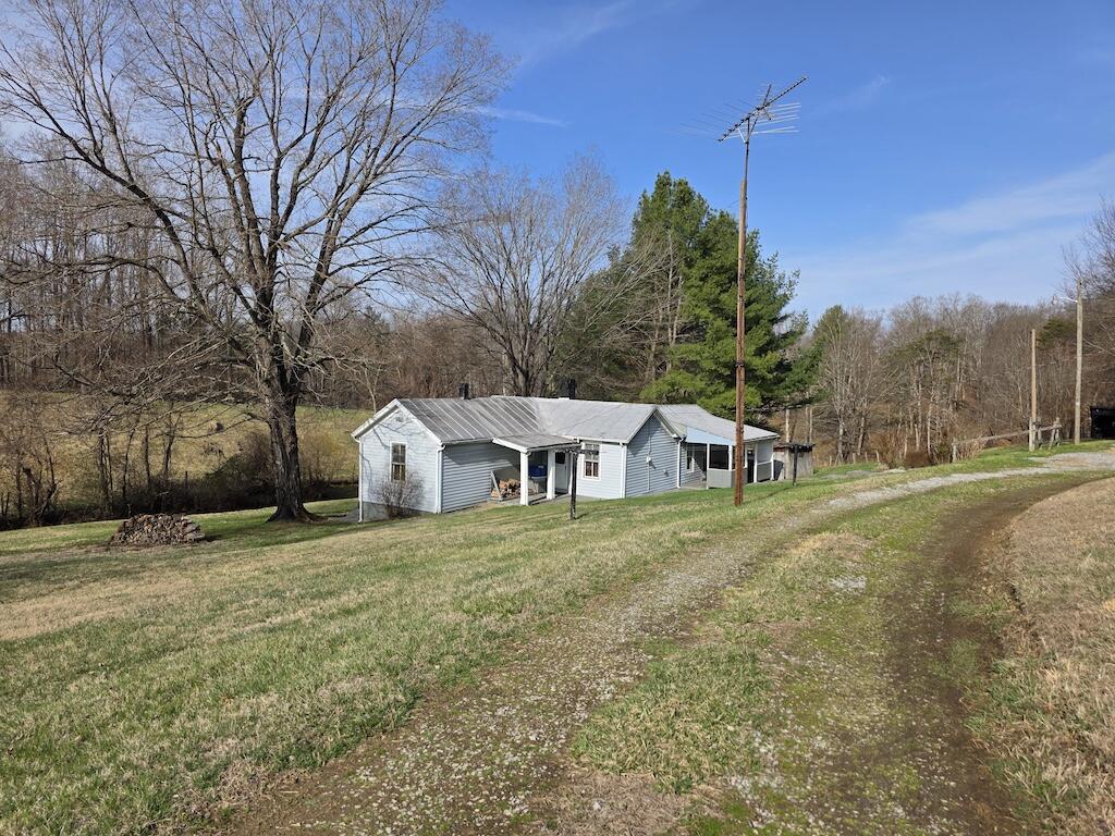 535 Waterworks Road Radford, VA 24141 - Photo 25 of 40 25