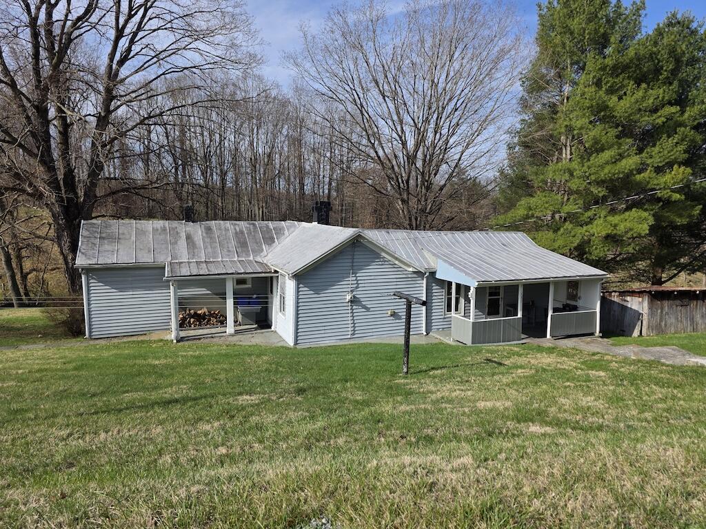 535 Waterworks Road Radford, VA 24141 - Photo 26 of 40 26