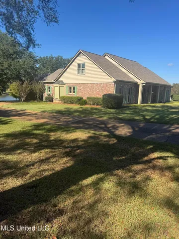 $750,000 | 21 12 Oaks Drive, Madison, MS 39110