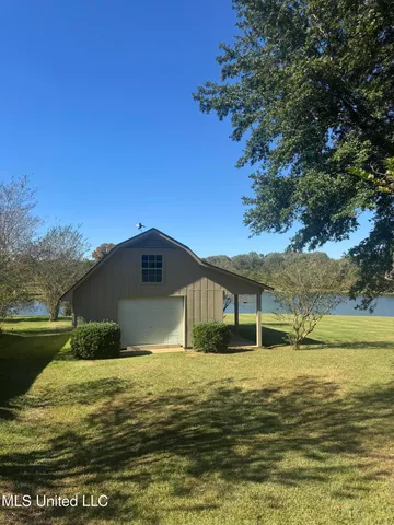 $750,000 | 21 12 Oaks Drive, Madison, MS 39110