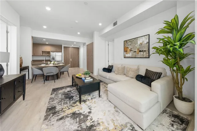 $868,000 | 168 South Monterey Street, Unit 212, Alhambra, CA 91801