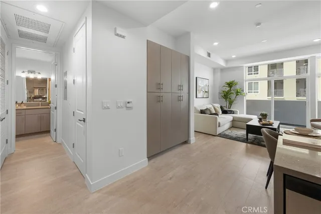 $868,000 | 168 South Monterey Street, Unit 212, Alhambra, CA 91801