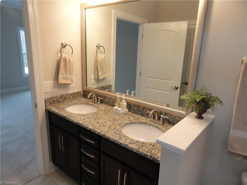 2826 Fallin Court High Point, NC 27262 - Photo 12 of 16 Gallery Image 12