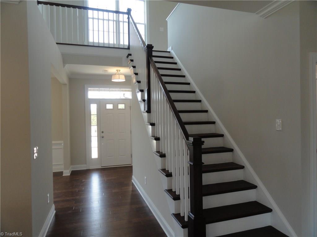 2826 Fallin Court High Point, NC 27262 - Photo 4 of 16 Gallery Image 4