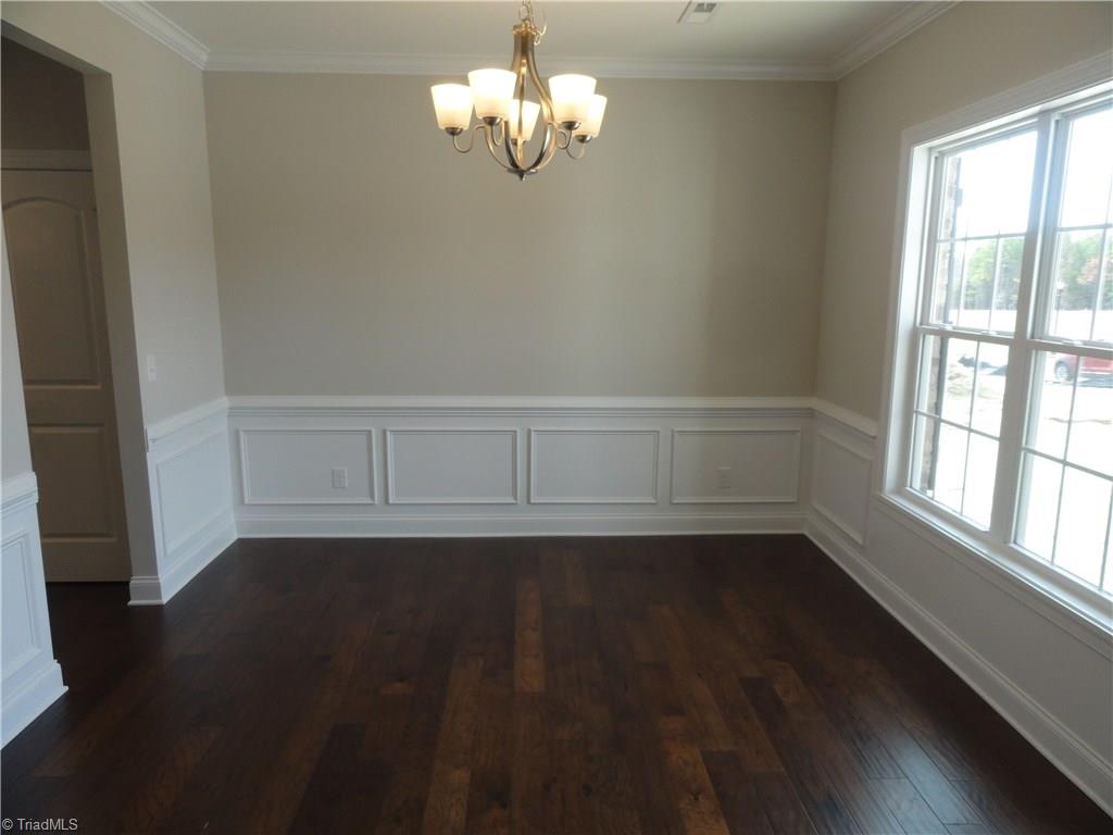 2826 Fallin Court High Point, NC 27262 - Photo 8 of 16 Gallery Image 8