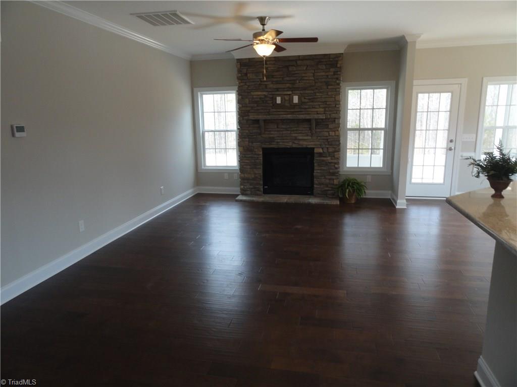 2826 Fallin Court High Point, NC 27262 - Photo 9 of 16 Gallery Image 9