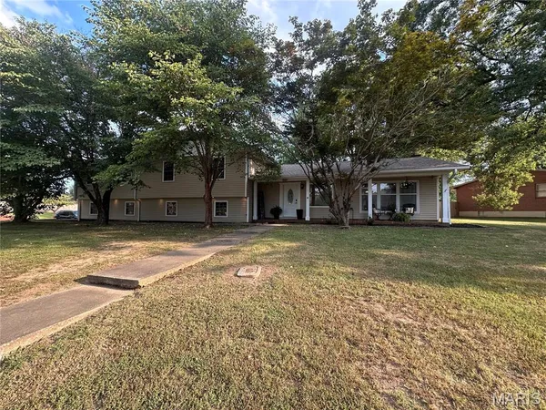 $309,000 | 303 Kennedy Drive, Sikeston, MO 63801