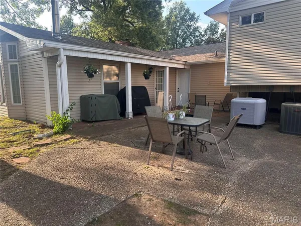 $309,000 | 303 Kennedy Drive, Sikeston, MO 63801