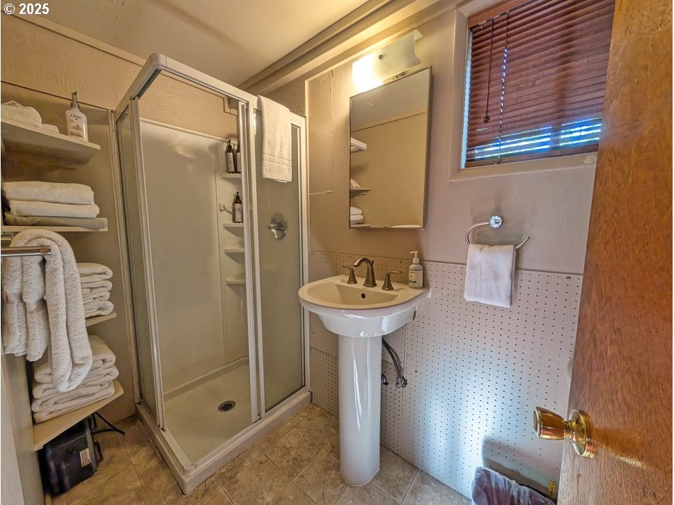 89255 Government Camp Loop Government Camp, OR 97028 - Photo 14 of 37 a bathroom with a sink a bath tub and shower