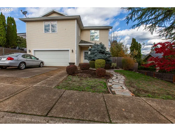 $450,000 | 6964 Bluebelle Way, Springfield, OR 97478