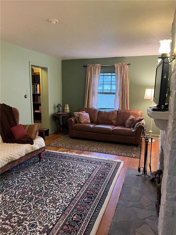 4914 McAnulty Road Pittsburgh, PA 15236 - Photo 2 of 17 a living room with furniture and a couch
