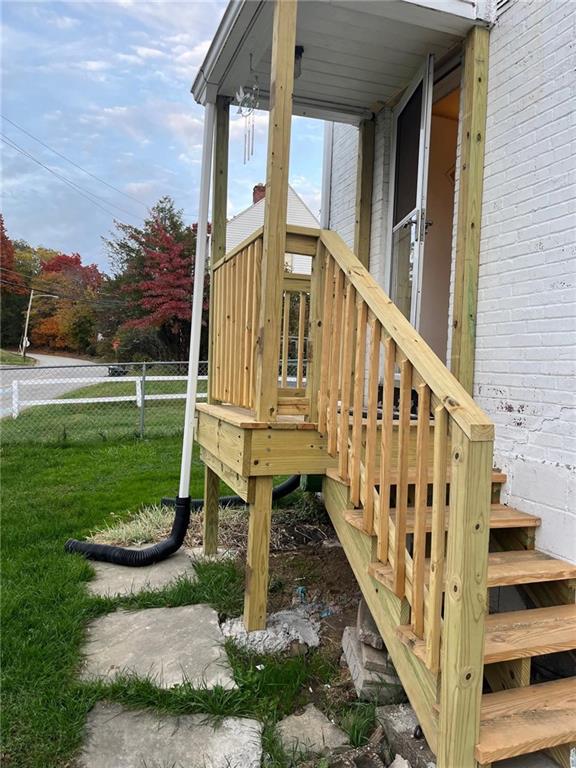 4914 McAnulty Road Pittsburgh, PA 15236 - Photo 10 of 17 front view of a house with a yard view