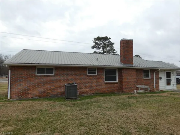 $219,900 | 2237 Courtney-Huntsville Road, Yadkinville, NC 27055