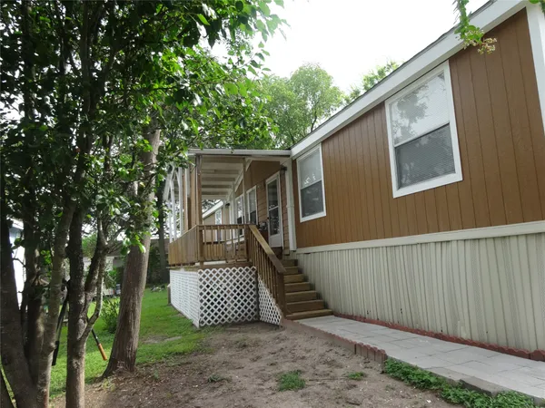 $1,800 | 1220 8th Street, Unit A, Huntsville, TX 77320