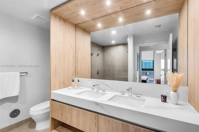 $4,700 | 601 North Miami Avenue, Unit 1607, Miami, FL 33132