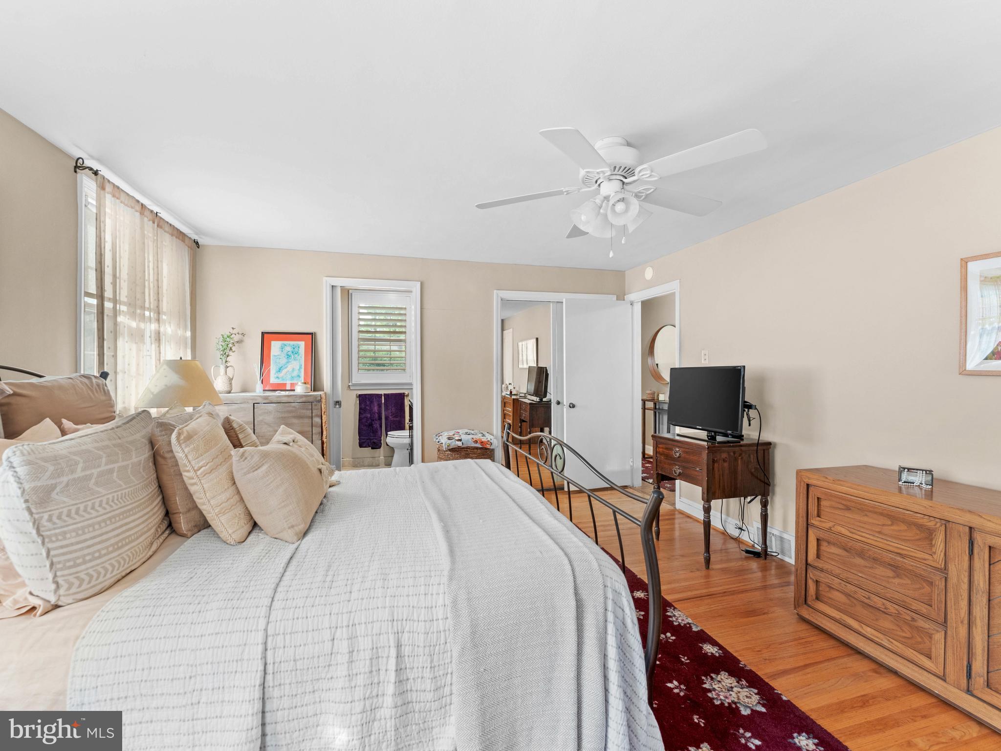 129 Kingston Road Cheltenham, PA 19012 - Photo 16 of 40 Primary Bedroom
