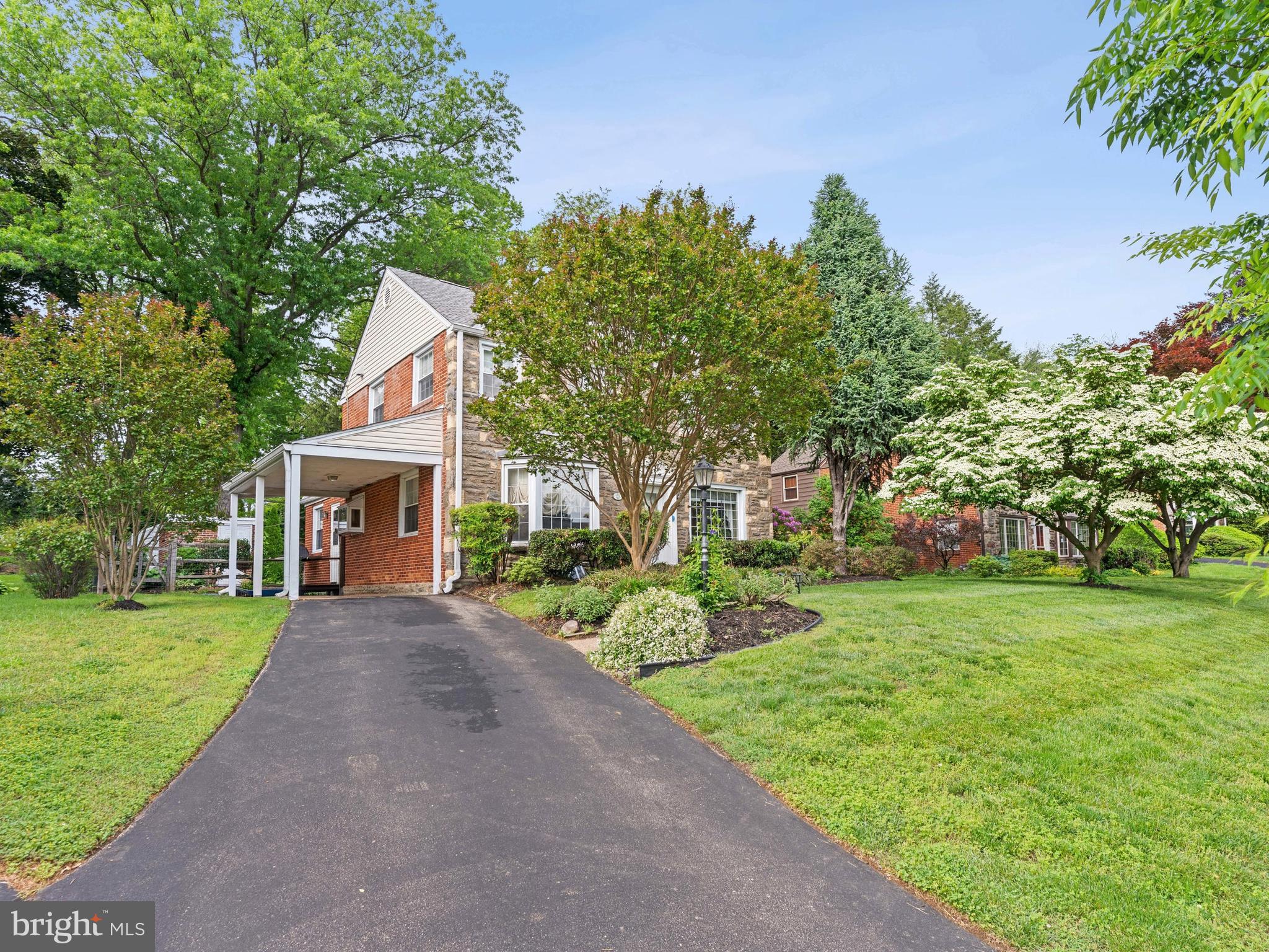 129 Kingston Road Cheltenham, PA 19012 - Photo 3 of 40 Driveway and Carport