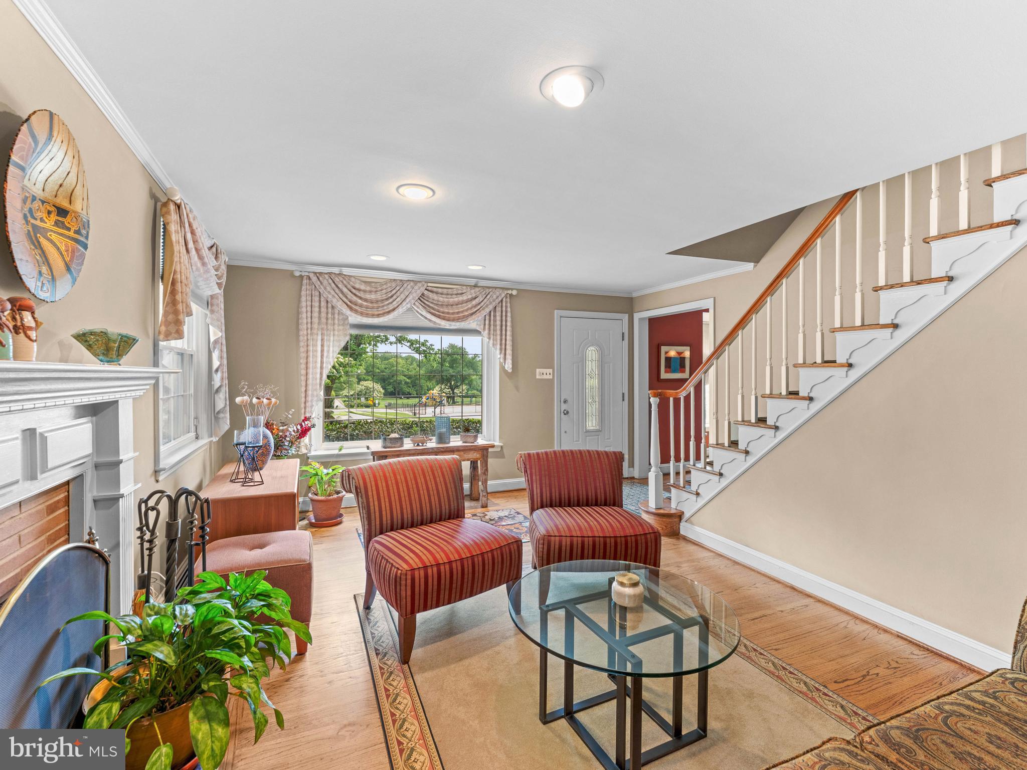 129 Kingston Road Cheltenham, PA 19012 - Photo 4 of 40 Living Room