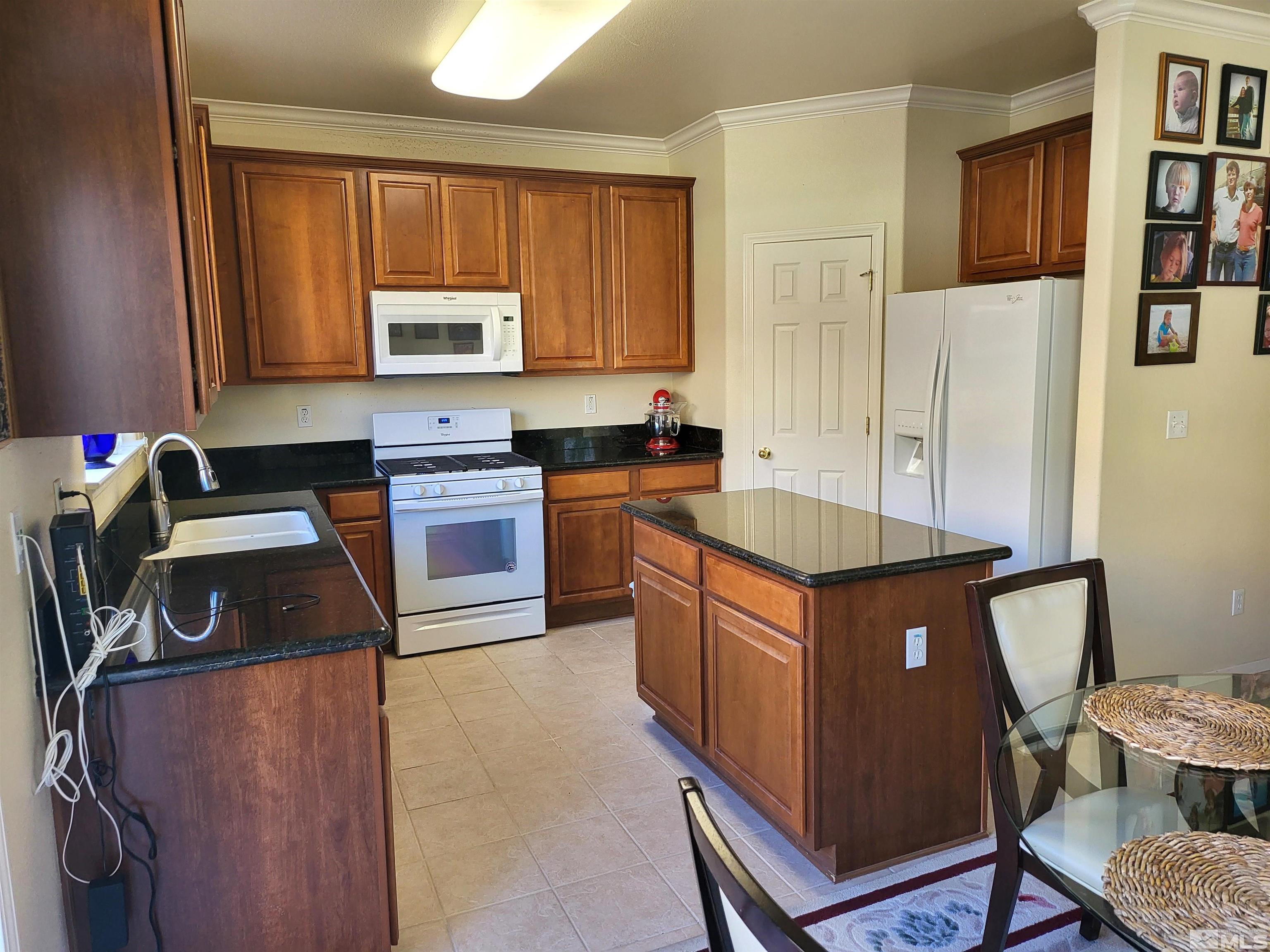 2356 Sapphire Ridge Way Reno, NV 89523 - Photo 8 of 33 Photo 8
