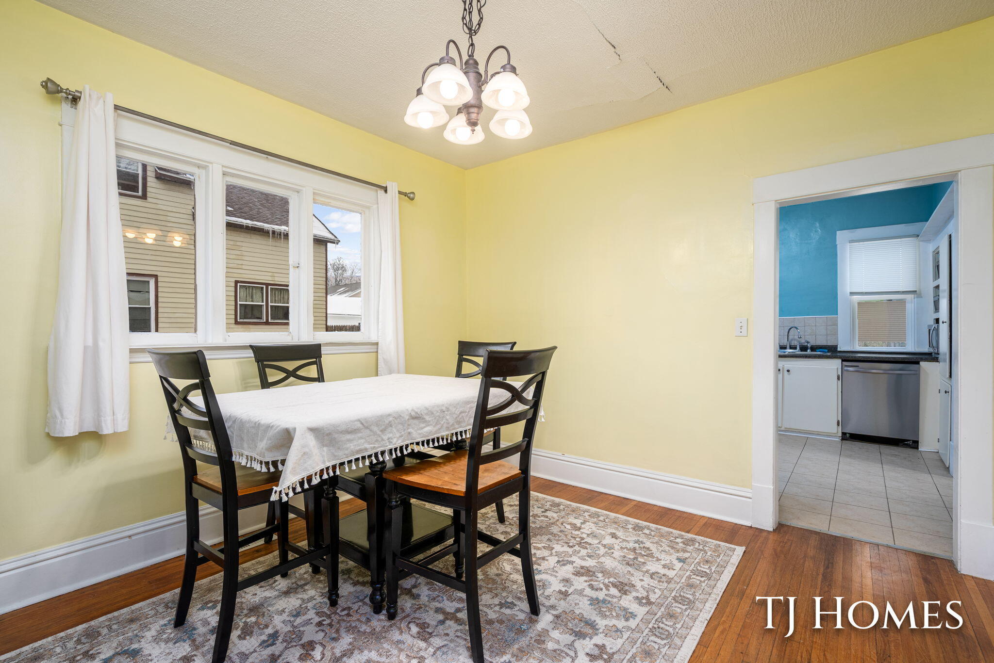 619 Lydia Street Northeast Grand Rapids, MI 49503 - Photo 12 of 36 15-web-or-mls-619 Lydia St NE-15