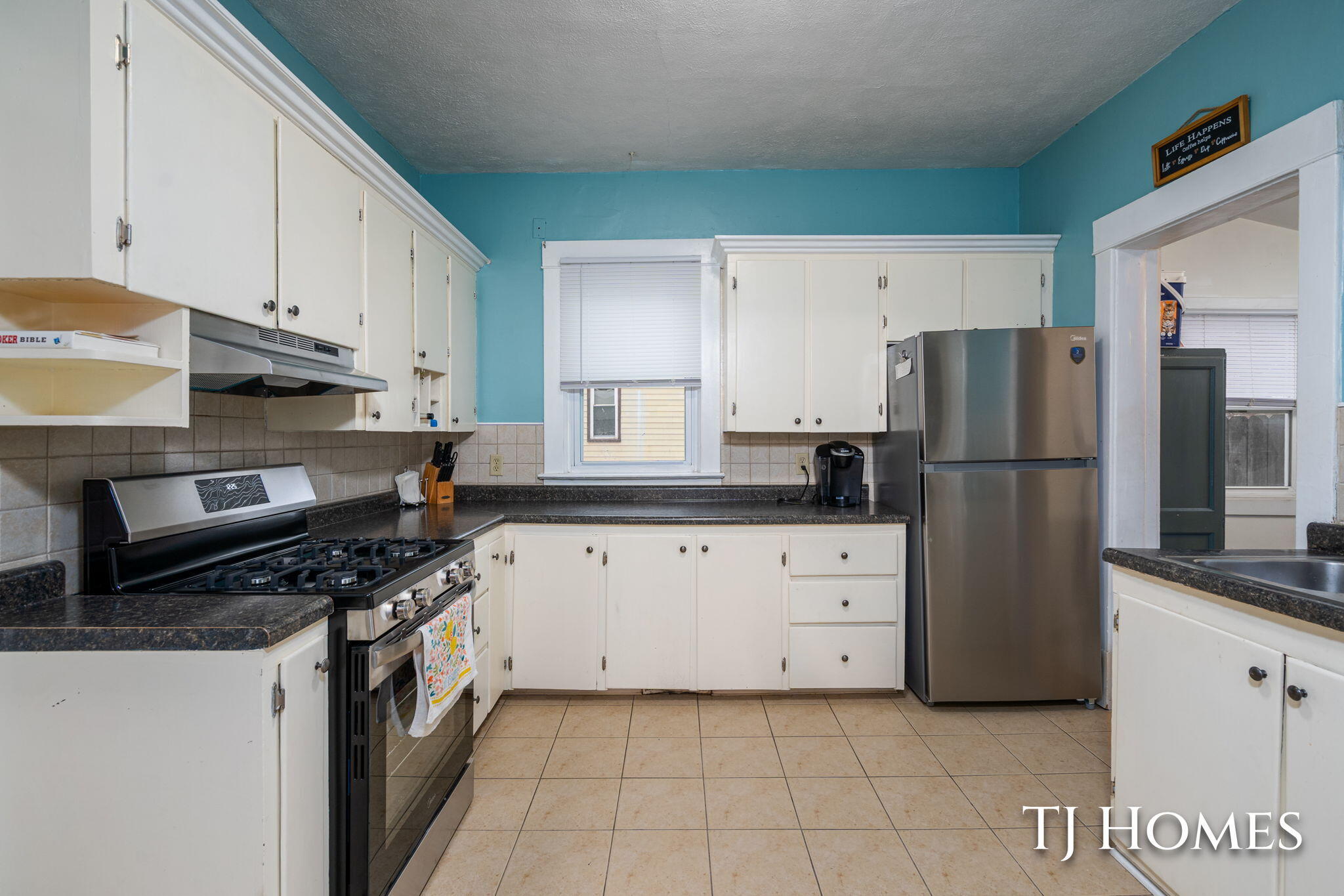 619 Lydia Street Northeast Grand Rapids, MI 49503 - Photo 13 of 36 18-web-or-mls-619 Lydia St NE-18