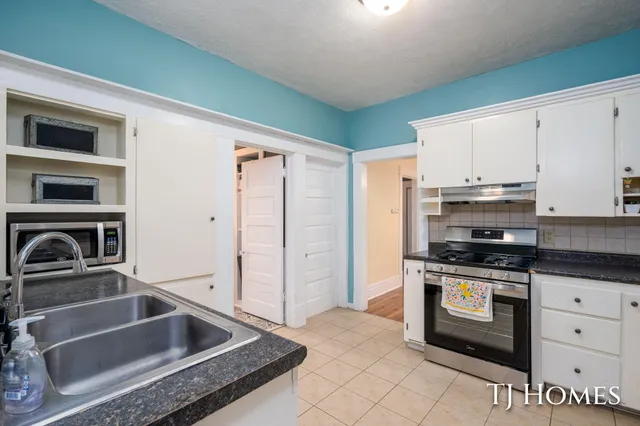 $269,900 | 619 Lydia Street Northeast, Grand Rapids, MI 49503