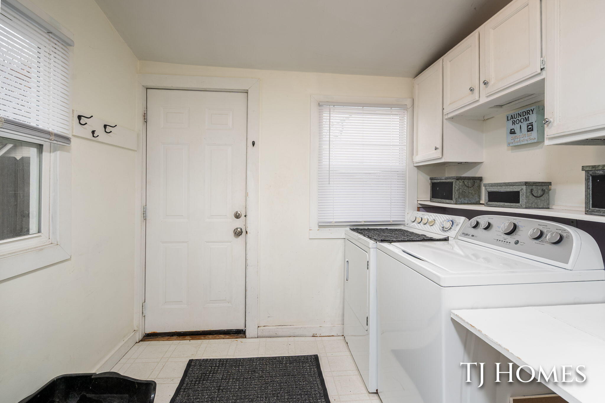 619 Lydia Street Northeast Grand Rapids, MI 49503 - Photo 20 of 36 24-web-or-mls-619 Lydia St NE-24