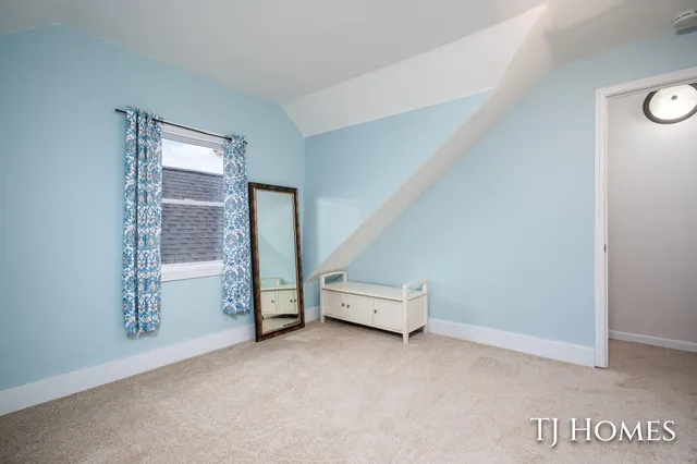 $269,900 | 619 Lydia Street Northeast, Grand Rapids, MI 49503