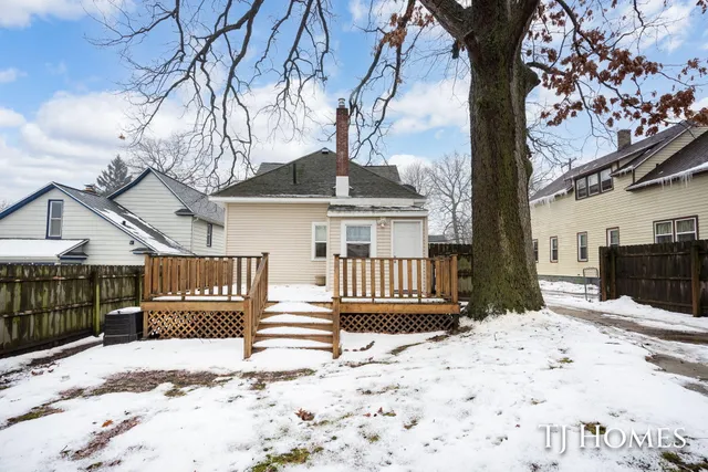 $269,900 | 619 Lydia Street Northeast, Grand Rapids, MI 49503