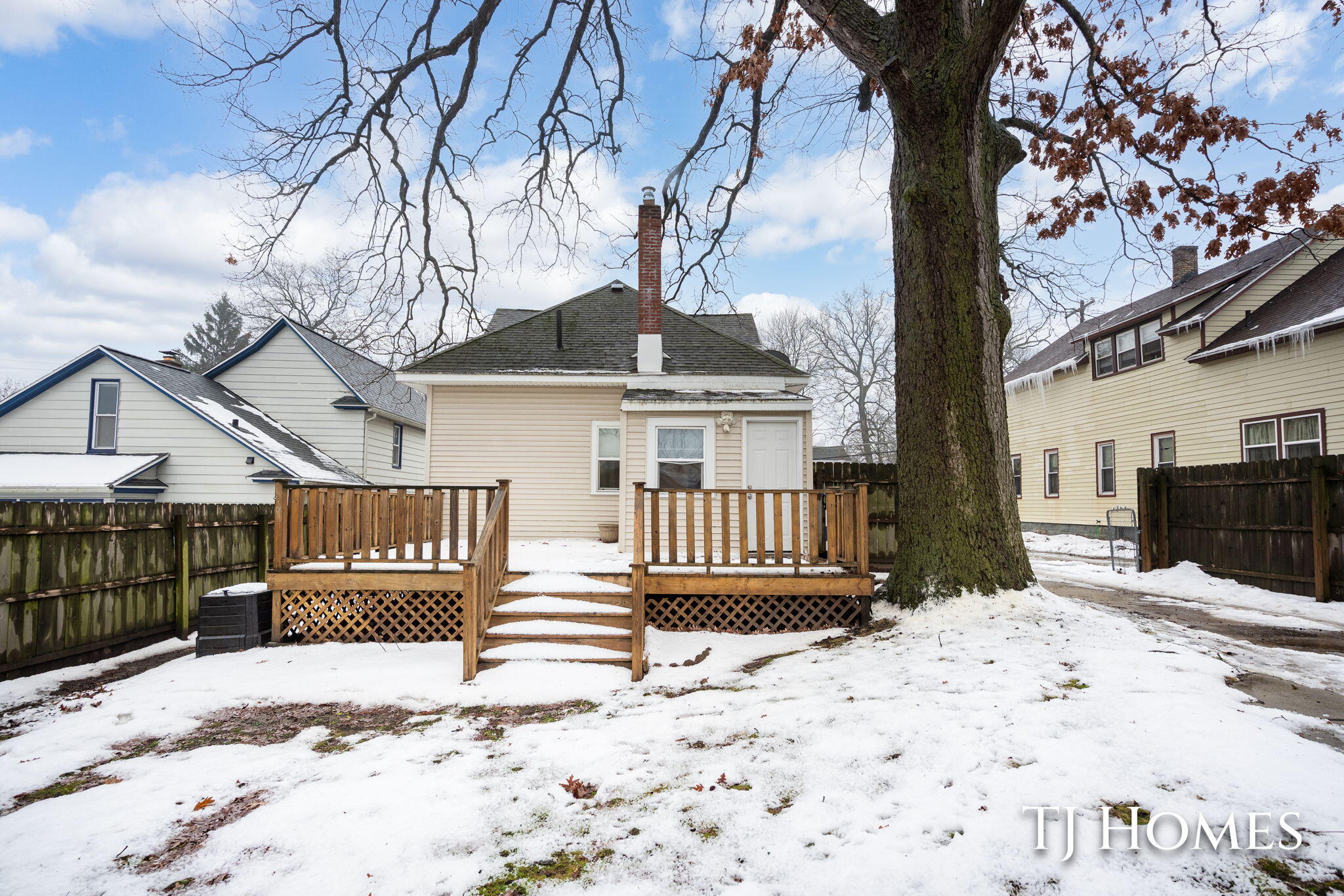 619 Lydia Street Northeast Grand Rapids, MI 49503 - Photo 29 of 36 9-web-or-mls-619 Lydia St NE-9