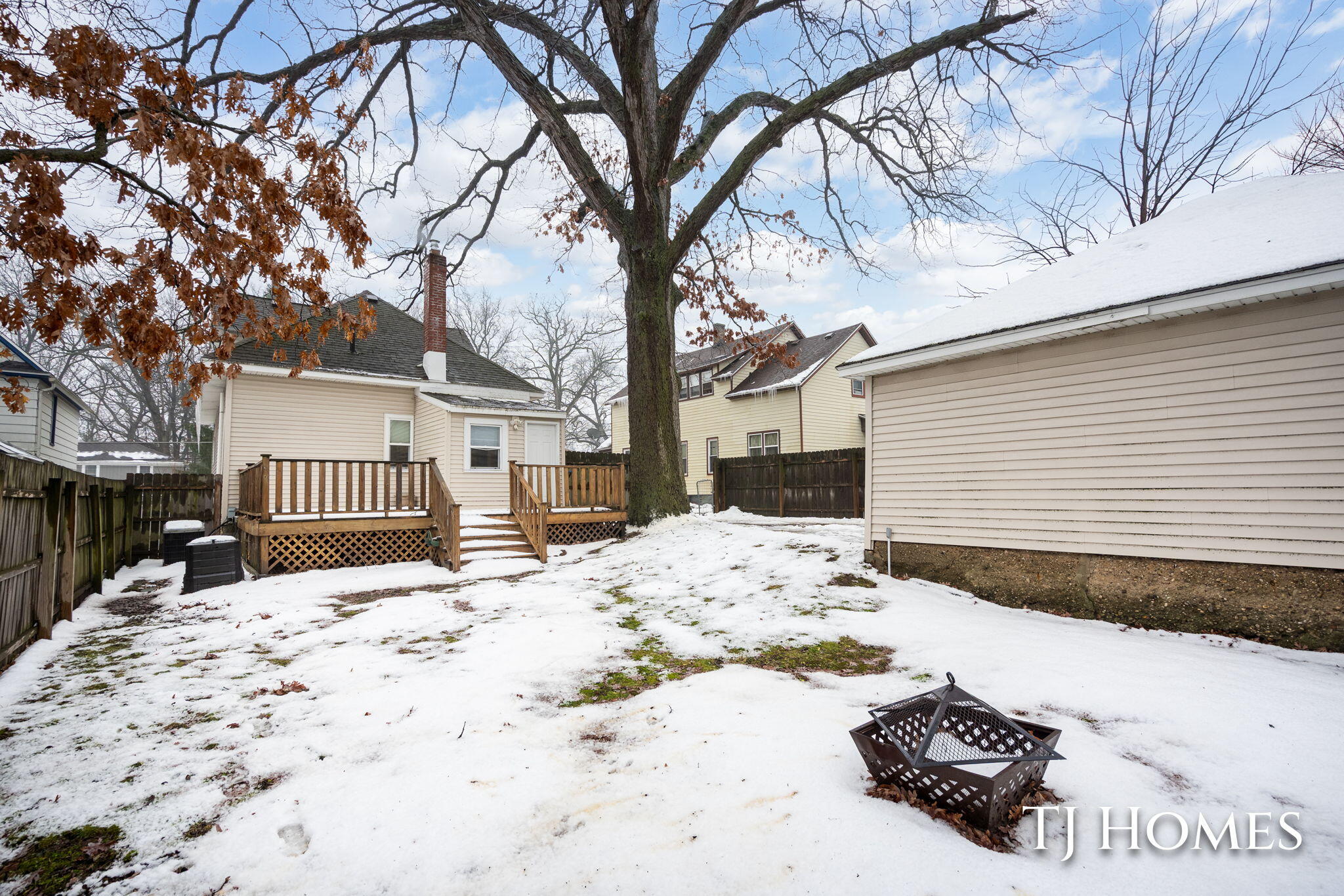 619 Lydia Street Northeast Grand Rapids, MI 49503 - Photo 30 of 36 8-web-or-mls-619 Lydia St NE-8