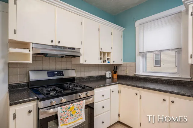 $269,900 | 619 Lydia Street Northeast, Grand Rapids, MI 49503