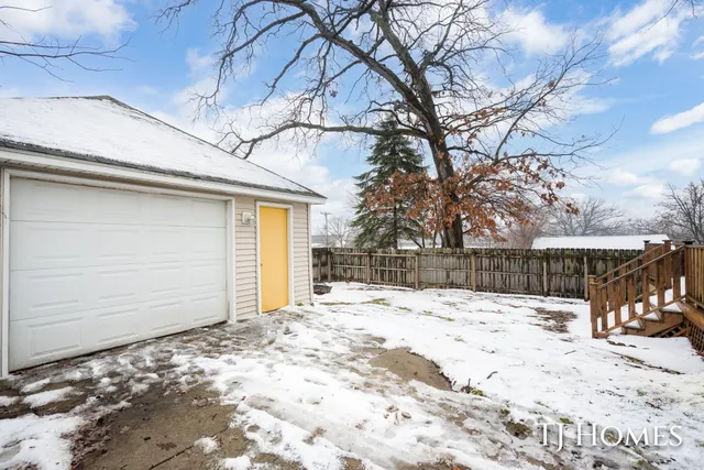 $269,900 | 619 Lydia Street Northeast, Grand Rapids, MI 49503